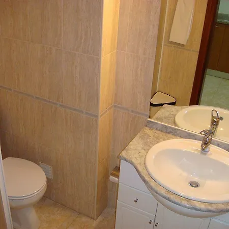 Residencia Santa Marta فندق