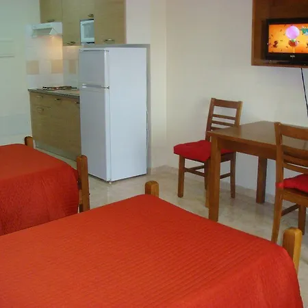 Residencia Santa Marta 3*
