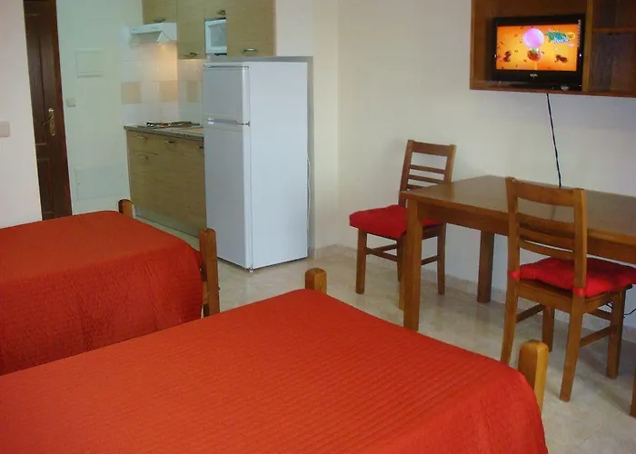 Residencia Santa Marta 3*