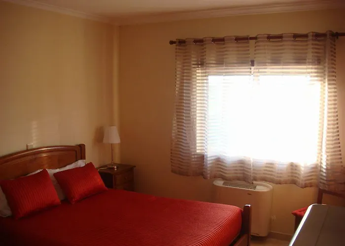 Residencia Santa Marta Отель Томар